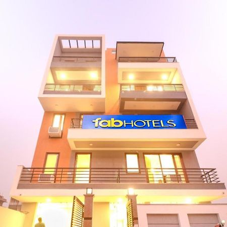 Fabhotel Comfort Residency II Gurgaon Bagian luar foto